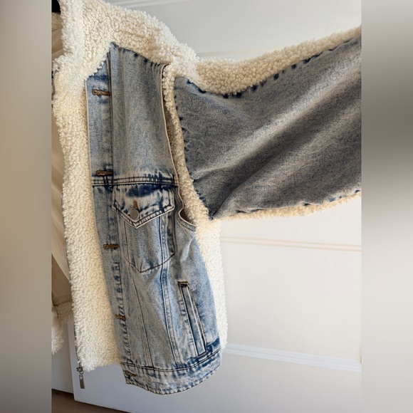BLANKNYC Bear Hug Denim Sherpa Jacket - Picture 9 of 12